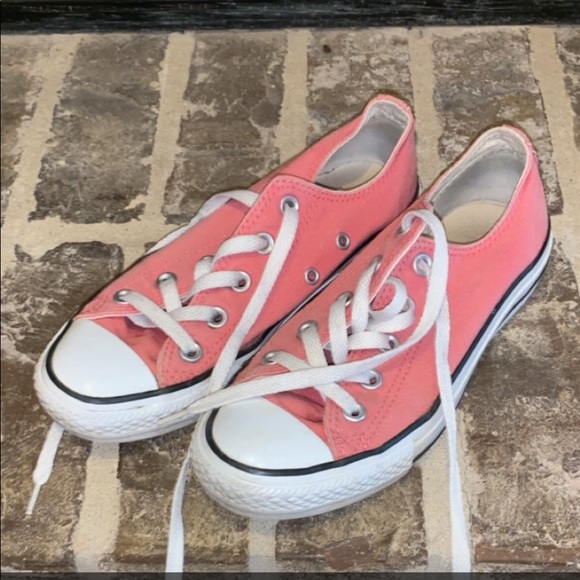 Pink Converse - Picture 1 of 1
